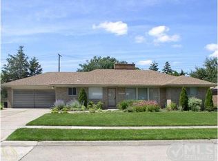 22251 Petersburg Ave, Eastpointe, MI 48021