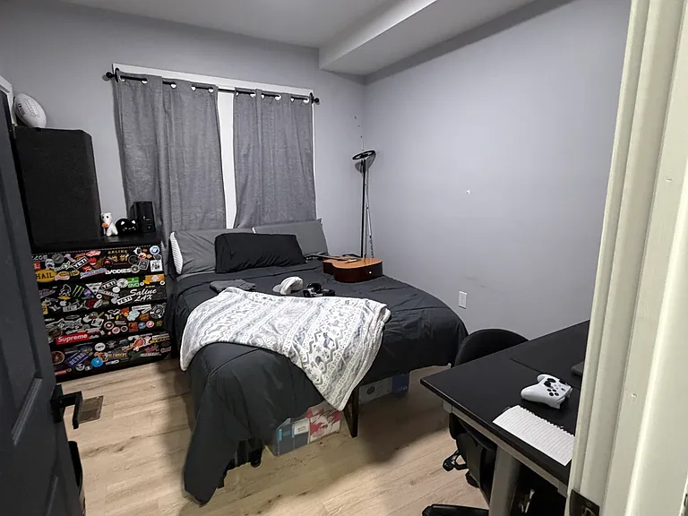 8631 Beaubien St #5 — Photo 13
