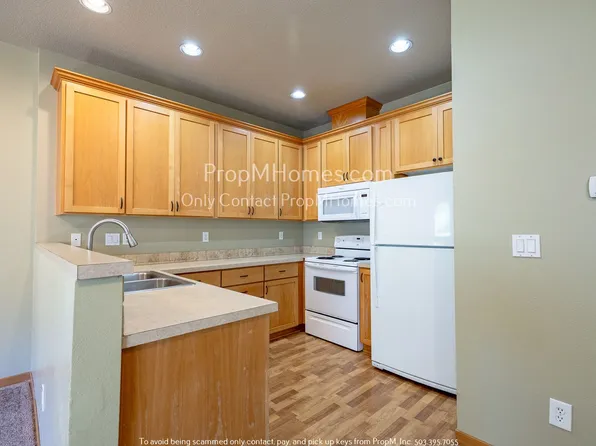 2611 SE 105th Ave, Portland, OR 97266