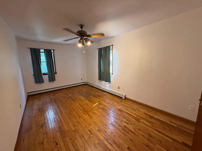 82 Upton Dr — Photo 5