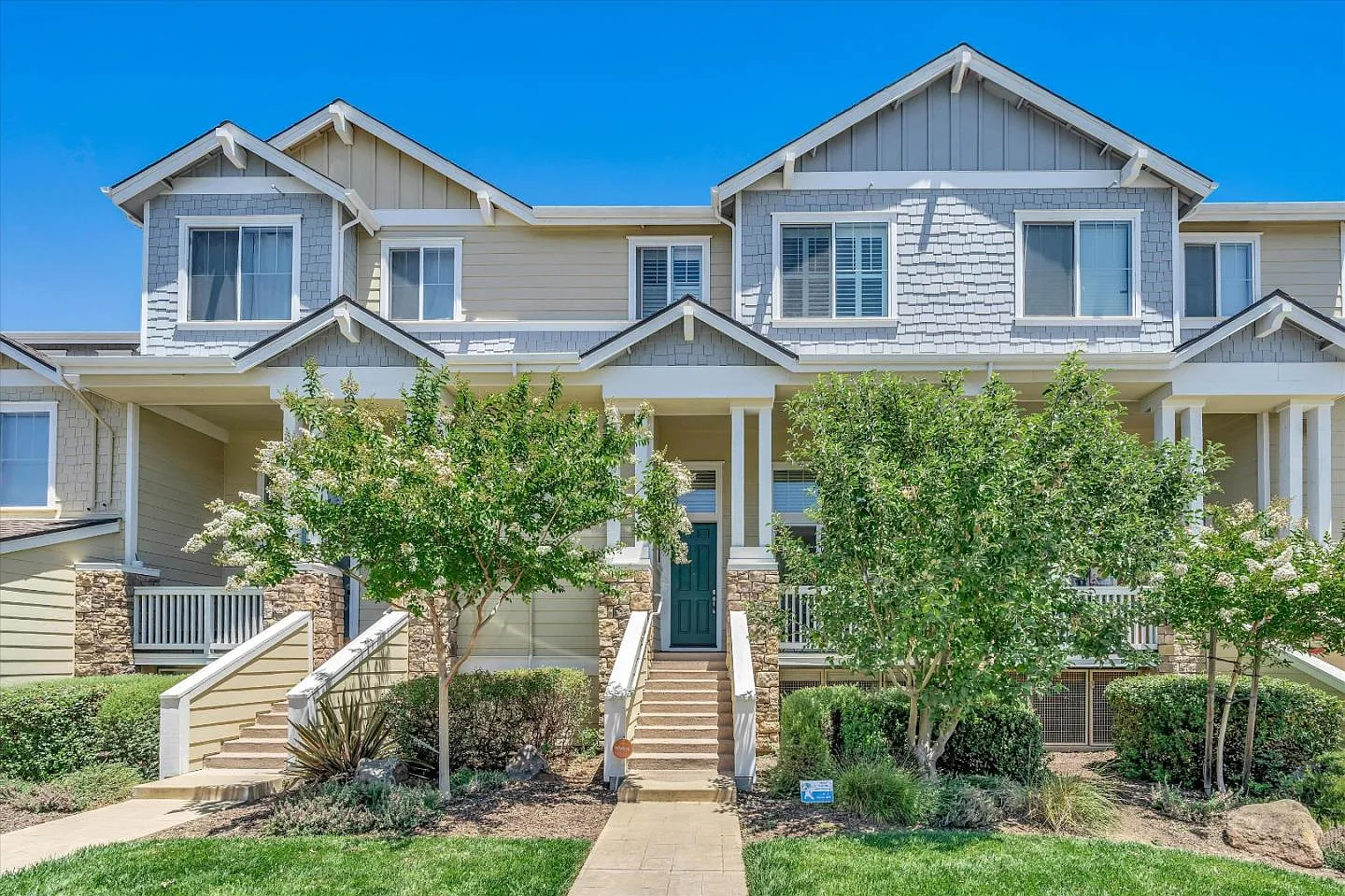 18536 Garnet Ln photo 1