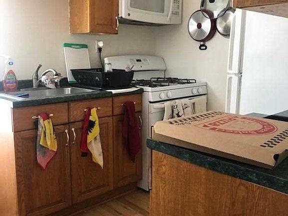 5th image of 23 Summit Ave #1
