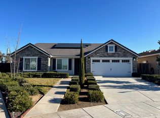 401 S Crescent Ln, Madera, CA 93636