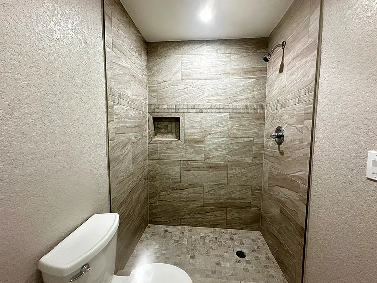 8426 Glen Ct — Photo 30