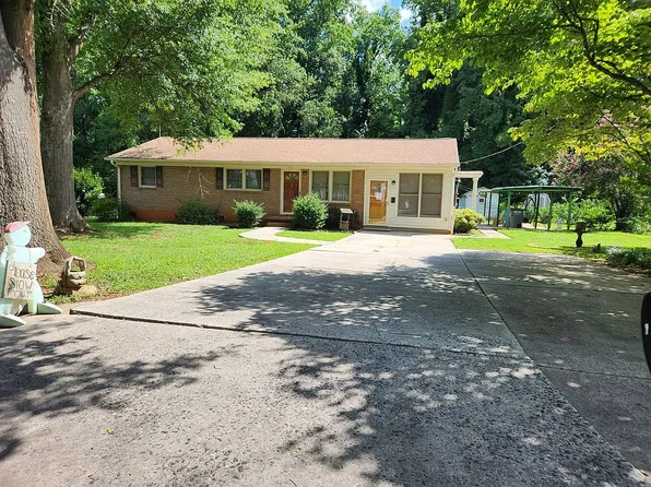 106 Crestview Dr, Belmont, NC 28012
