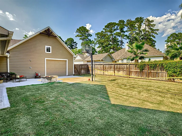 11939 Sagittarius Dr E — Photo 40