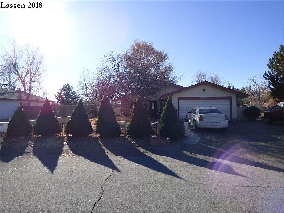 1st image of 709-950 Alder St