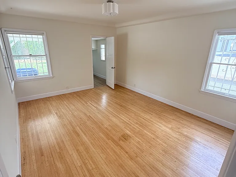 1911 S Corning St — Photo 18