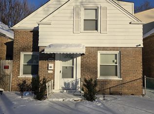 8617 S Bennett Ave, Chicago, IL 60617