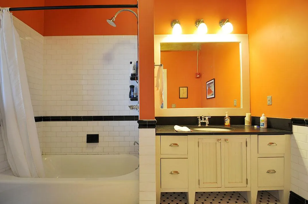 1 bed, 1050 sqft, $4,100 — Photo 3
