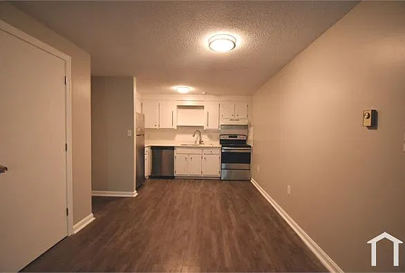 2 bed, $2,800 — Photo 1