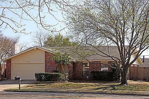 Great curb appeal!