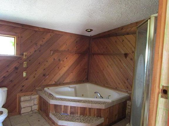 4th image of 1417 Redbird Dr