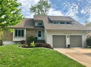 3935 SW Linden Ln, Lees Summit, MO 64082