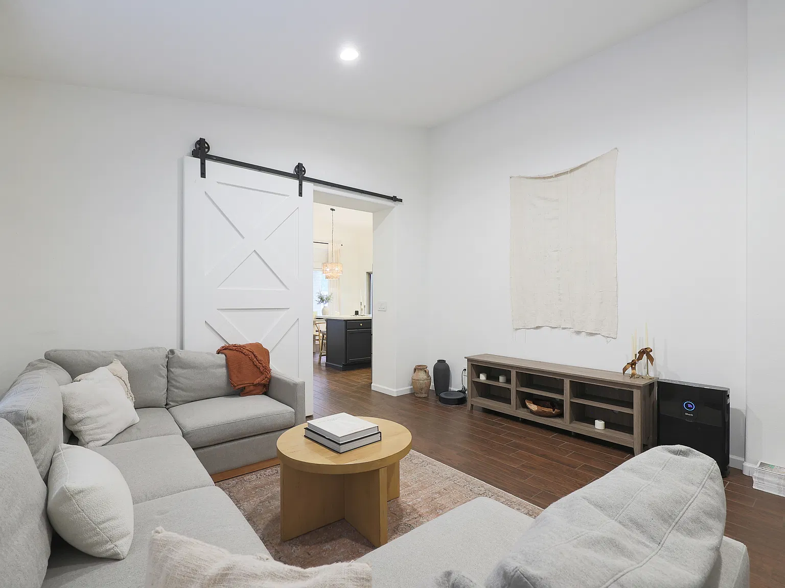 3 bed, 1511 sqft, $2,950 — Photo 3