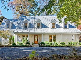 1709 N Poes Rd, Flint Hill, VA 22627