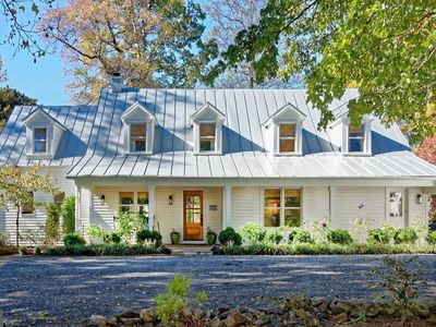 1709 N Poes Rd, Flint Hill, VA, 22627