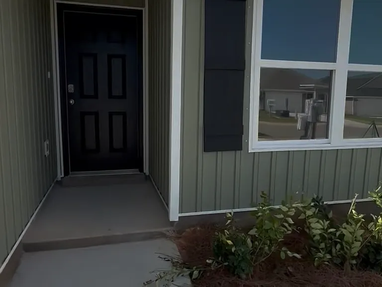 6345 Firefly Dr — Photo 2