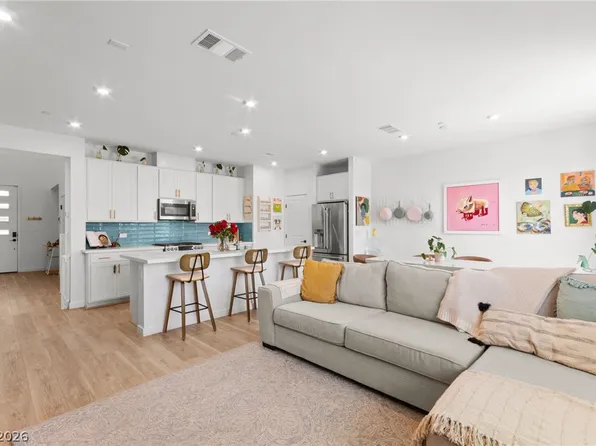680 Echelon St, Las Vegas, NV 89138