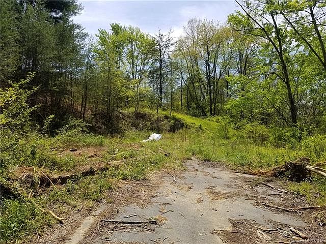 2nd image of 1376 Alexander Rd