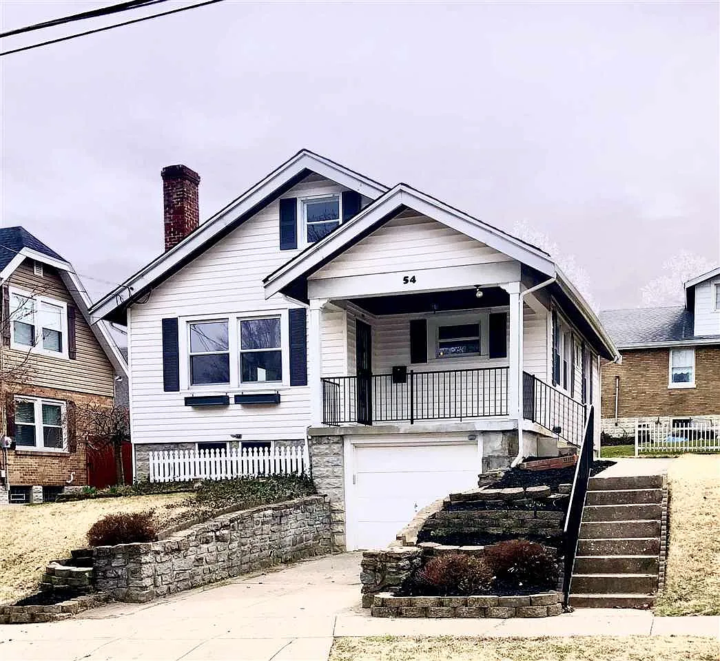 54 Lumley Ave photo 1
