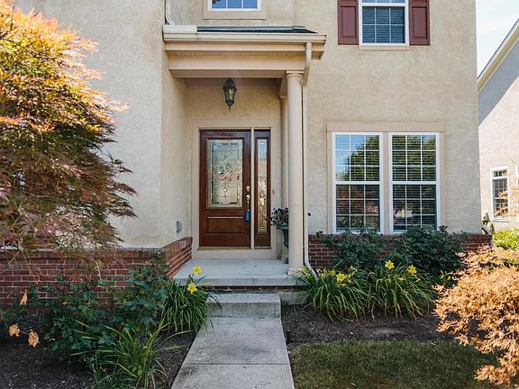 3rd image of 9824 Archer Ln