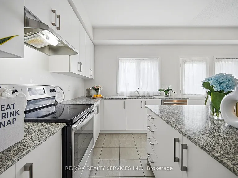 6 Landsborough St — Photo 14