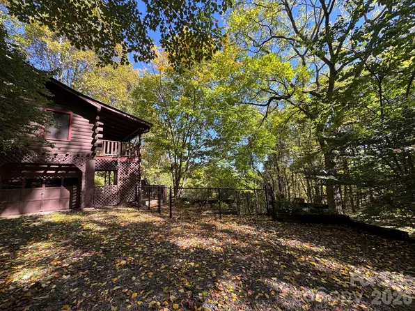 1618 Walnut Creek Rd, Waynesville, NC 28786