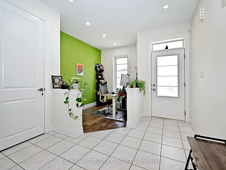 82 Westfield Dr — Photo 5