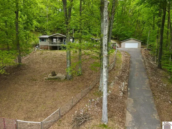 40 Oriole Dr, Eddyville, KY 42038