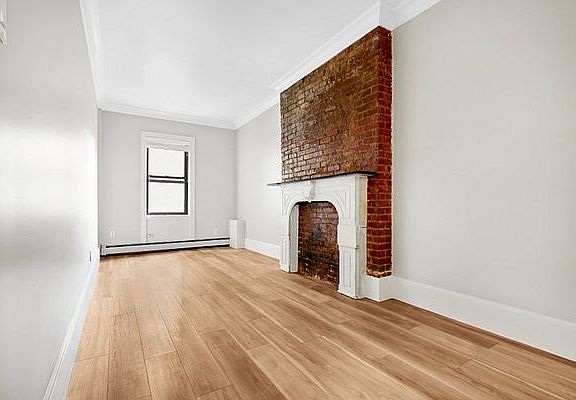 5th image of 306 W 78th St APT 5B