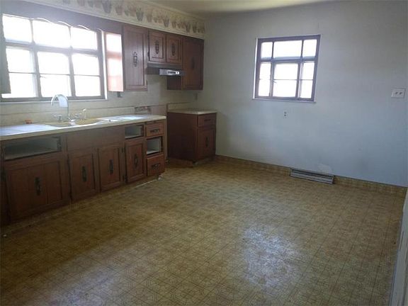 2nd image of 518 38th St