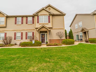 1234 Primrose Ln #2R, Schererville, IN, 46375