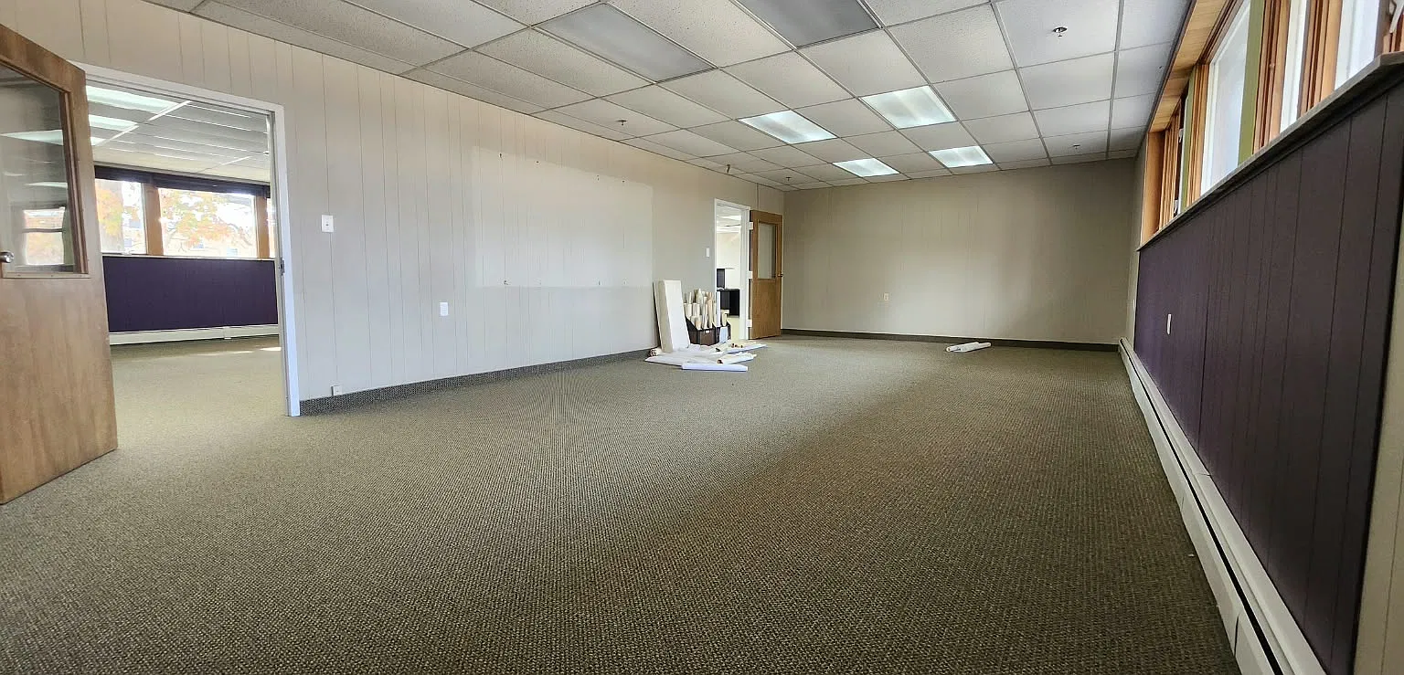 RG - Office/Library - 2 — Photo 3