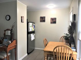 10 Court End Ave APT 2, Middleboro, MA 02346