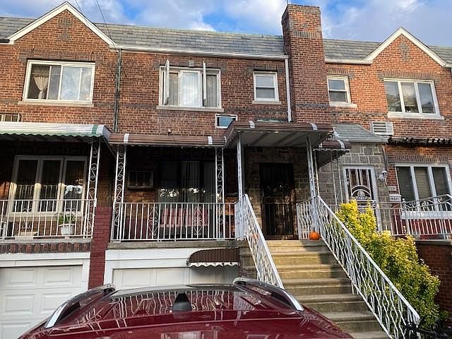 1st image of 2219 E 19th St