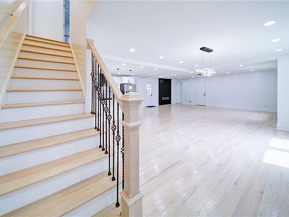 3rd image of 4307 Cedar Wood Dr SW