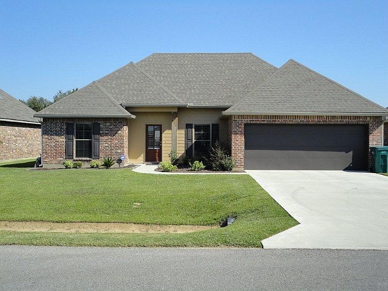1st image of 217 Oak Hill Ln