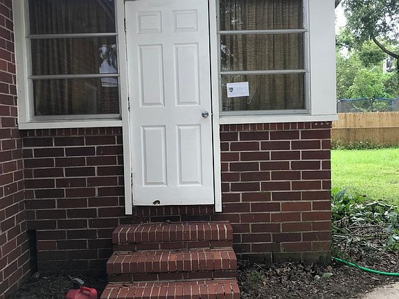 5th image of 2303 Green Oak Dr