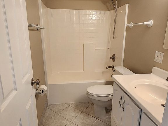 3rd image of 4482 Saint Margaret Ln