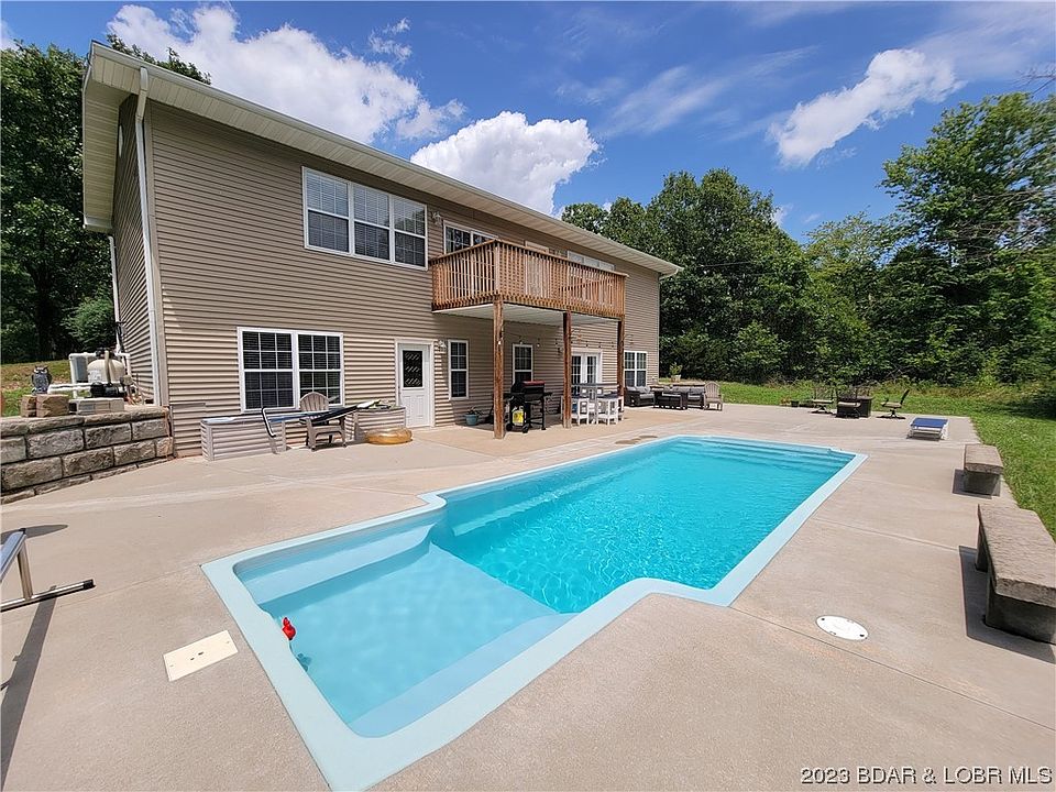 1st image of 145 Lester Dr