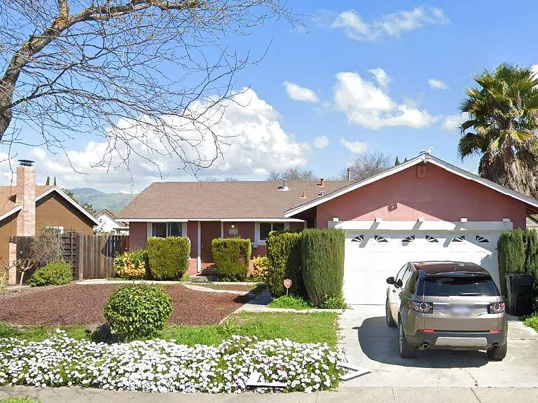1226 Lodestone Dr — Photo 1