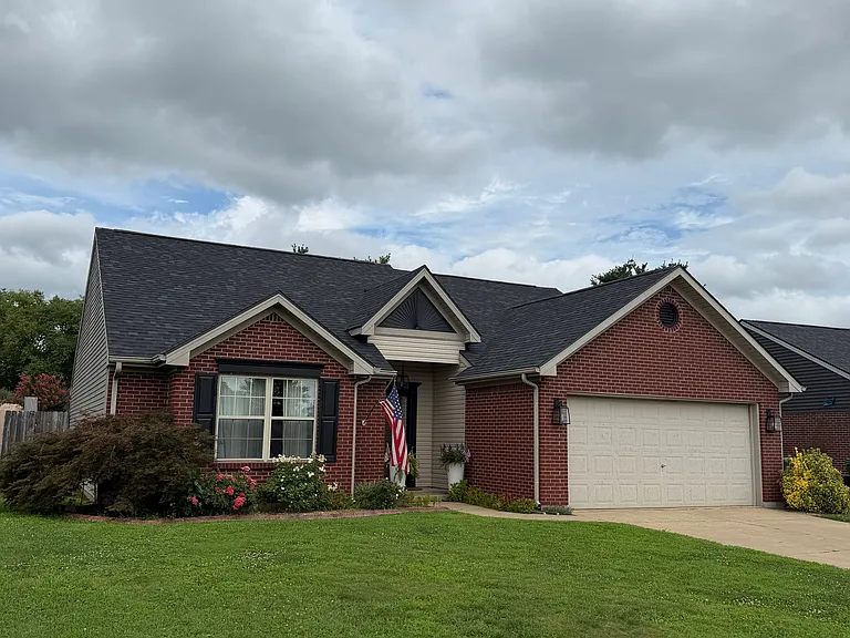 2225 Crossing Point — Photo 1