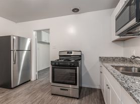 Properly Updated North Valley 2 Bedroom, 01
