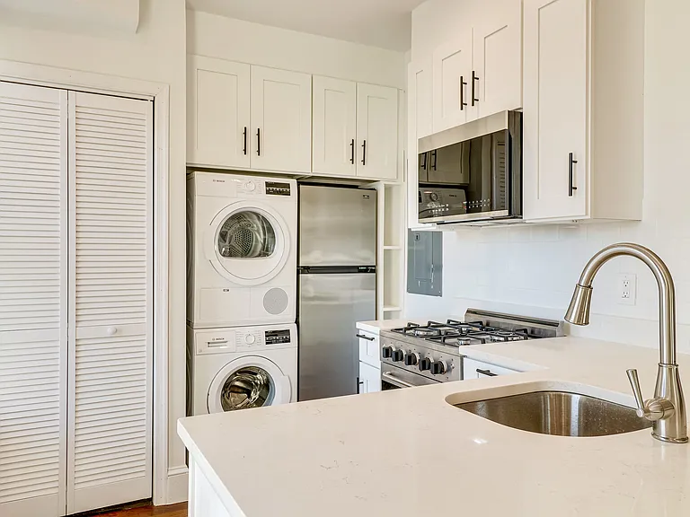 409 Constitution Ave NE #3 — Photo 9