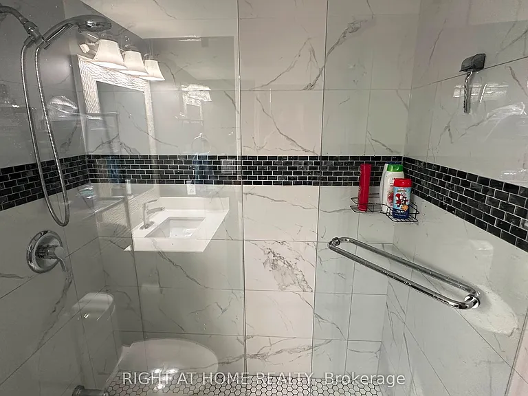 3 Ellesmere St #107 — Photo 11