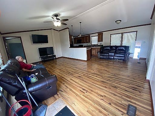 5th image of 7151 Woodlake Pkwy