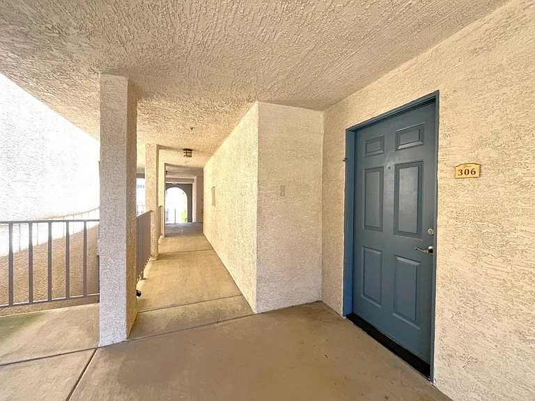 1020 La Terraza Cir #306 — Photo 5