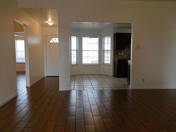 4th image of 510 Bellaire Dr