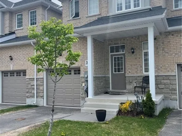 36 Farwell Ave, Wasaga Beach, ON L9Z 0H3